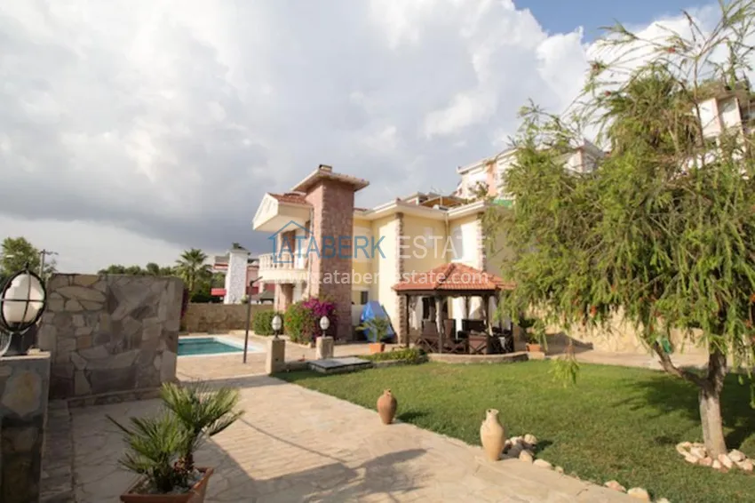 Дом с садом и бассейном у моря 2 