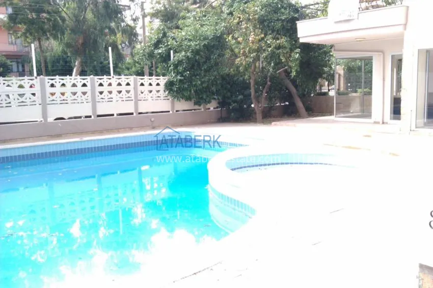 Отличная квартира от собственника в элитном районе в ухоженном комплексе 4 