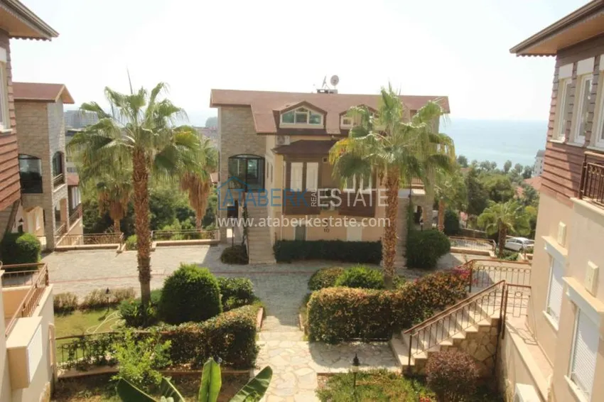 На продаже уютная, просторная квартира с видом на море. 20 