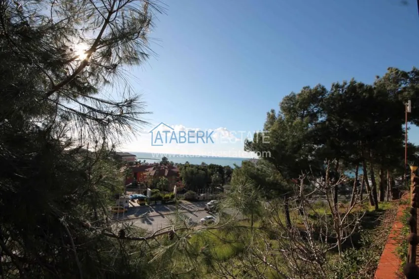 На продаже уютная, просторная квартира с видом на море. 15 