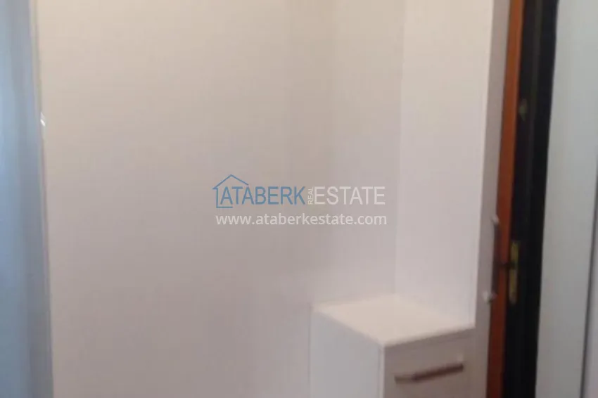 Приобрести Трехкомнатная квартира с мебелью на долгосрочную аренду в Алании район Оба 2 