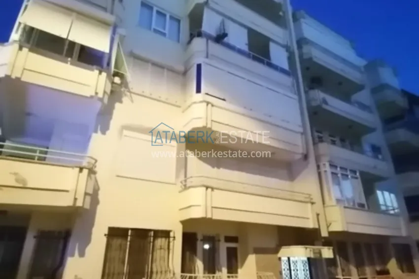 Квартира в Алании с мебелью, отдельной кухней в районе пляжа Клеопатра 5 