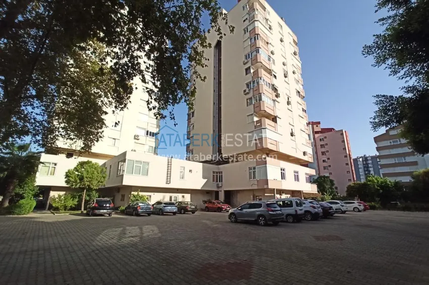 Квартира в Анталии район Лара с 3 спальнями и отдельной кухней  1 