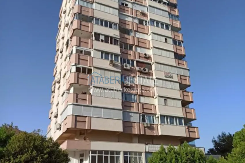 Квартира в Анталии район Лара с 3 спальнями и отдельной кухней  2 