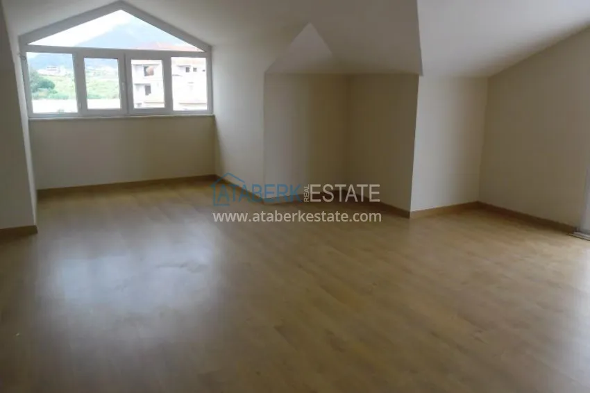 Приобрести Дуплекс в Кестеле с 6 спальнями, видом на море и горы  1 