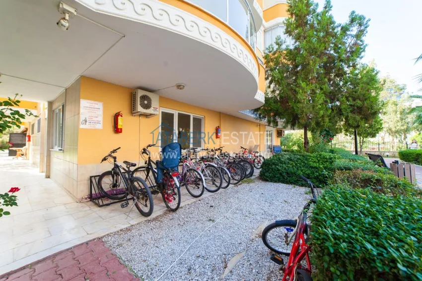 Квартира в Махмутларе с мебелью прямым видом на море в комплексе на первой линии 12 