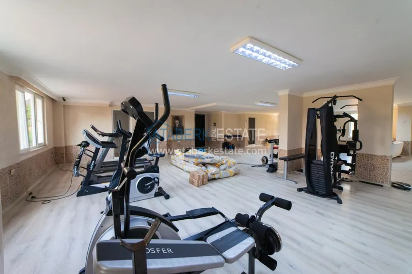 Квартира в Махмутларе с мебелью прямым видом на море в комплексе на первой линии 14 