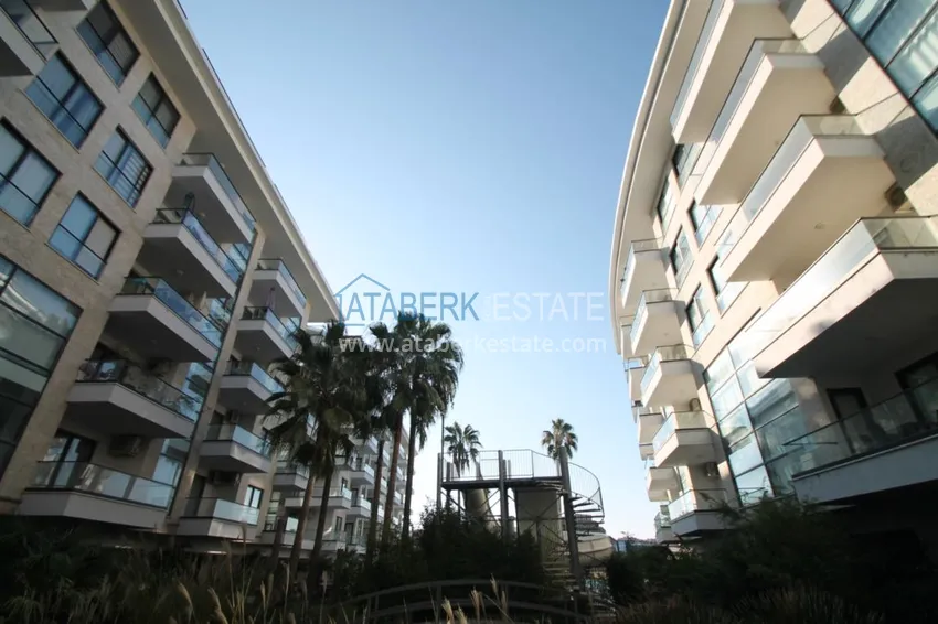 Квартира в Кестеле с мебелью и частичным видом на море в комфортабельном комплексе 12 