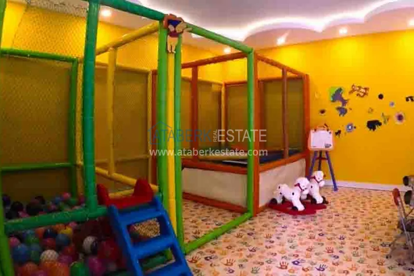 Квартира в Махмутларе меблированная с видом на море и горы в комплексе класса люкс 16 