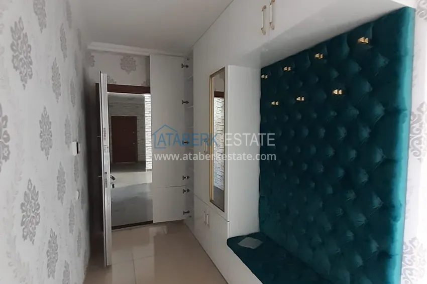 Приобрести Квартира в центре с отдельной кухней 3 спальнями и застеклённым балконом  2 