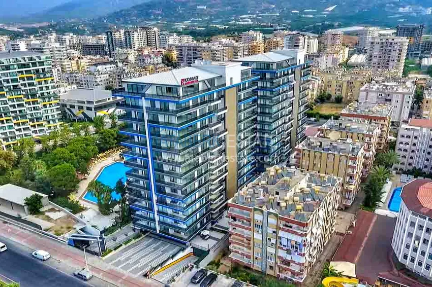 Квартира в Махмутларе меблированная с видом на море и горы в комплексе класса люкс 1 