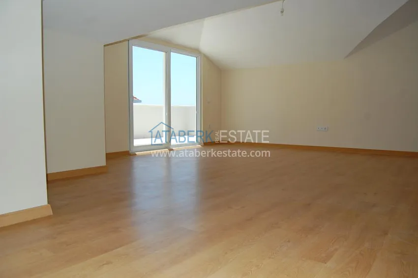 Приобрести Дуплекс в Кестеле с 6 спальнями, видом на море и горы  2 