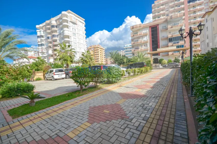 Квартира в Махмутларе с мебелью, застекленным балконом на центральной улице  3 