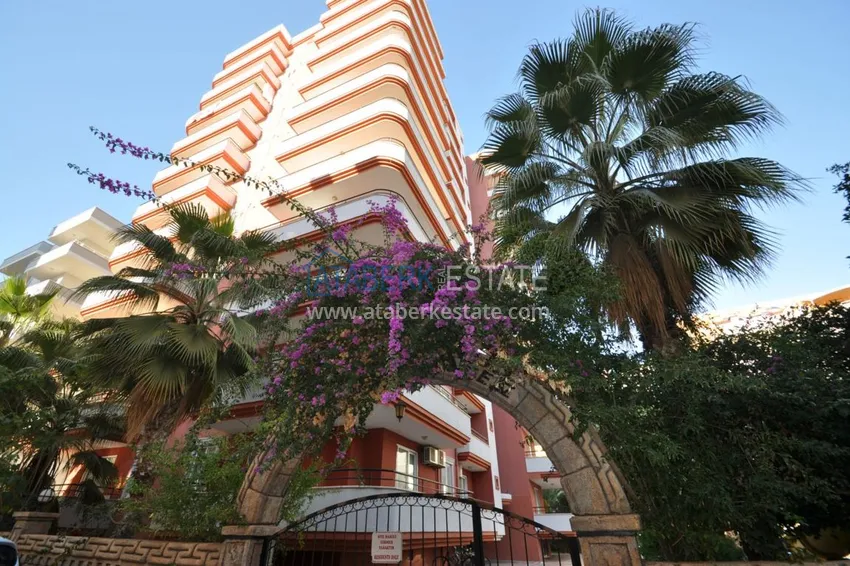 Квартира в Махмутларе с ярким интерьером, открытым видом в жилом комплексе 9 