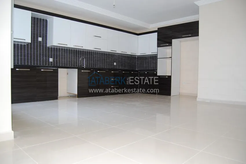 Приобрести Дуплекс в Кестеле с 6 спальнями, видом на море и горы  10 