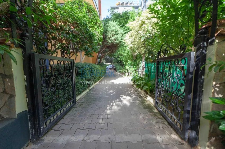 Квартира в Алании с отдельной кухней и застекленным балконом 7 