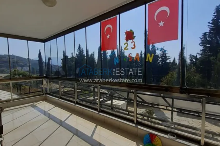 Приобрести Квартира в центре с отдельной кухней 3 спальнями и застеклённым балконом  12 