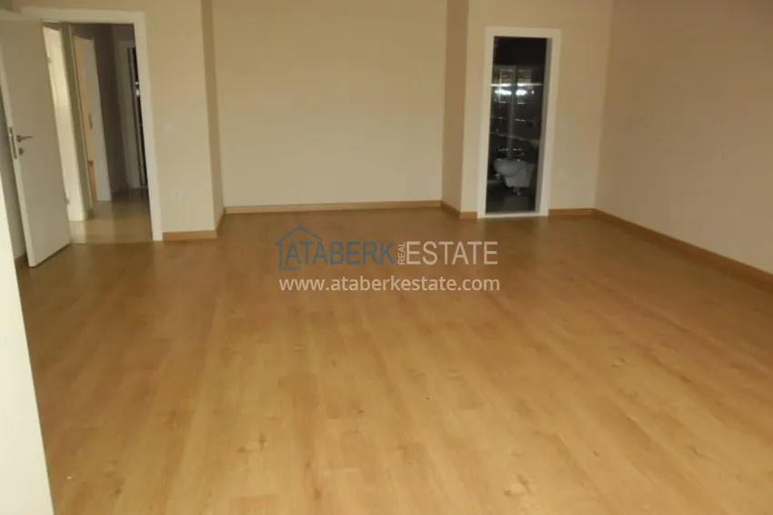 Приобрести Дуплекс в Кестеле с 6 спальнями, видом на море и горы  14 