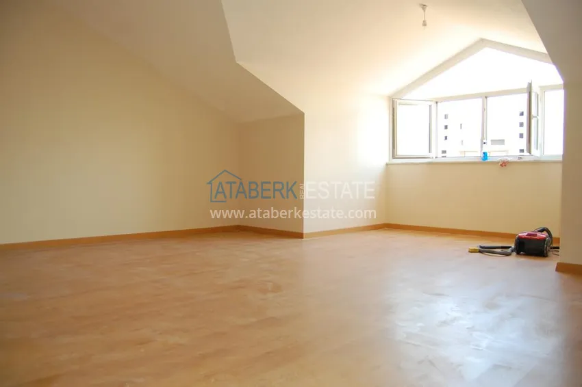 Приобрести Дуплекс в Кестеле с 6 спальнями, видом на море и горы  17 