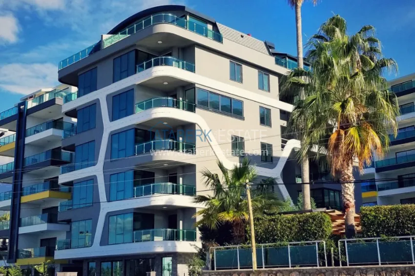 Квартира в Каргыджаке с мебелью и застекленным балконом в комплексе на первой береговой линии 9 