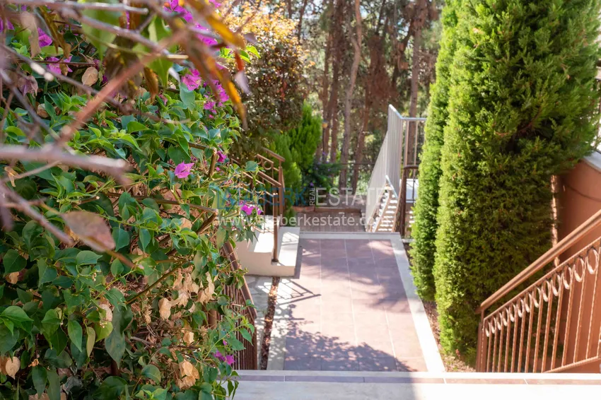 Аренда квартиры в Авсалларе трехкомнатная в таунхаусе 15/12 25 