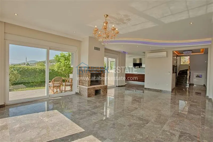 Приобрести Виллы в Демирташ на первой береговой линии 3 