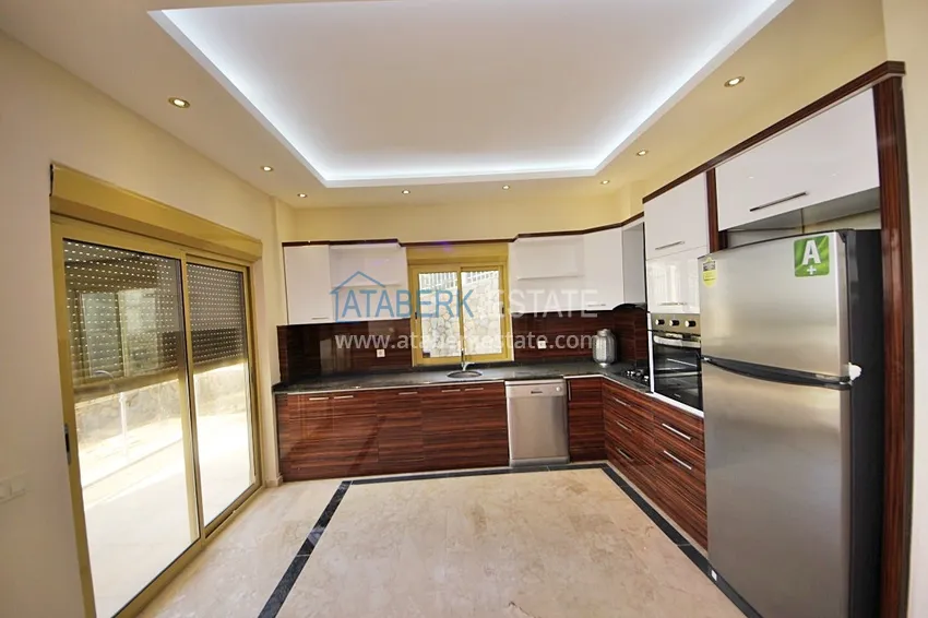 Приобрести Виллы в Демирташ на первой береговой линии 7 