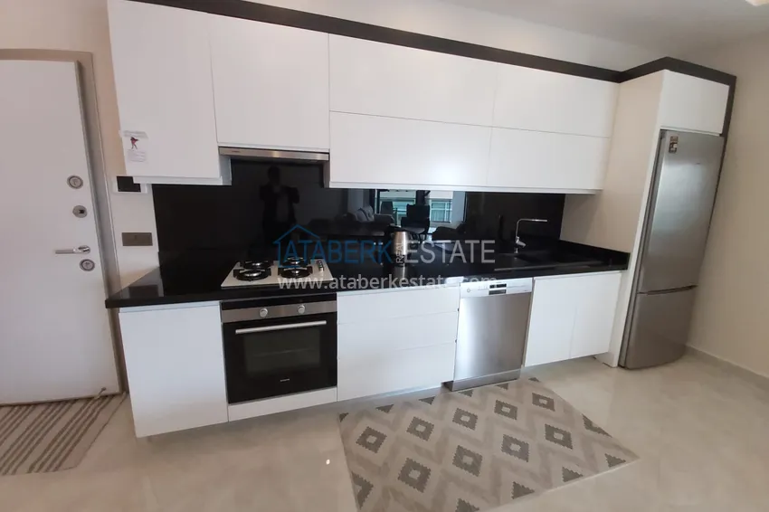 Приобрести Квартира в Махмутларе трехкомнатная с мебелью первая береговая линия 7 