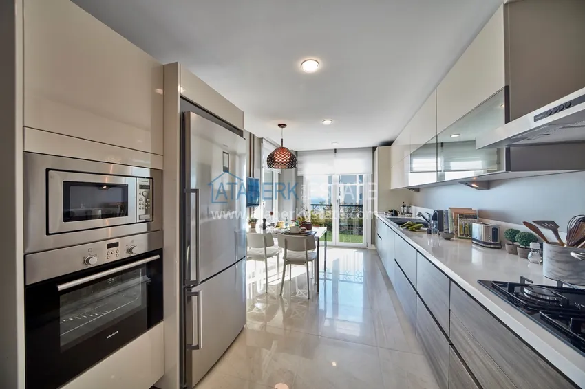 Приобрести Апартаменты и виллы в Стамбуле- Бейликдюзю на берегу Мраморного моря 19 