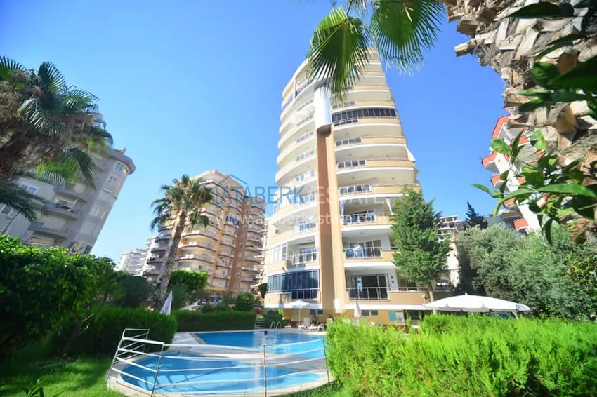 Квартира в Махмутларе с частичным видом на море в комплексе с бассейном 1 