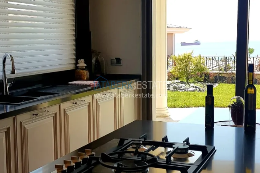 Приобрести Апартаменты и виллы в Стамбуле- Бейликдюзю на берегу Мраморного моря 20 