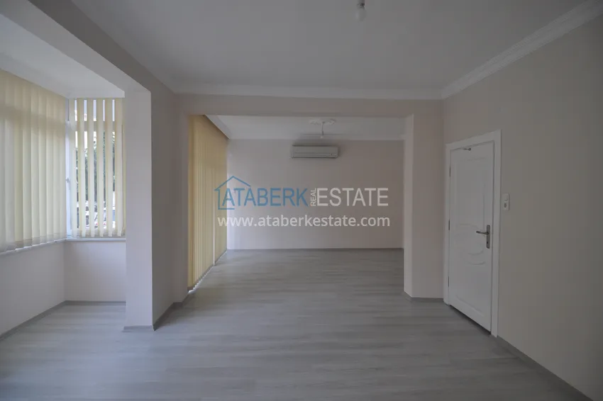 Приобрести Квартира в центре Алании четырехкомнатная после ремонта в турецком доме  1 