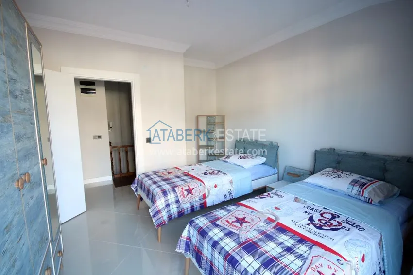 Приобрести Двухуровневые квартиры в центре района Оба в малоэтажно комплексе  11 