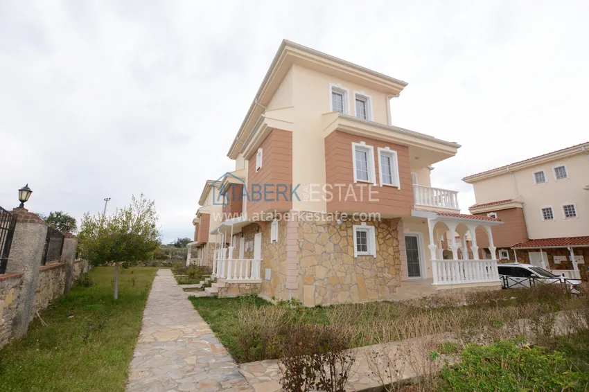 Вилла в Авсалларе трехэтажный таунхаус на два хозяина с частным садиком  14 