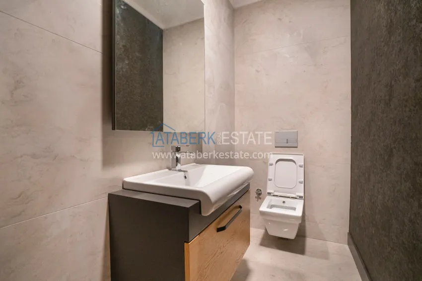 Приобрести Современный бизнес-центр в активном деловом районе города – Оба  18 