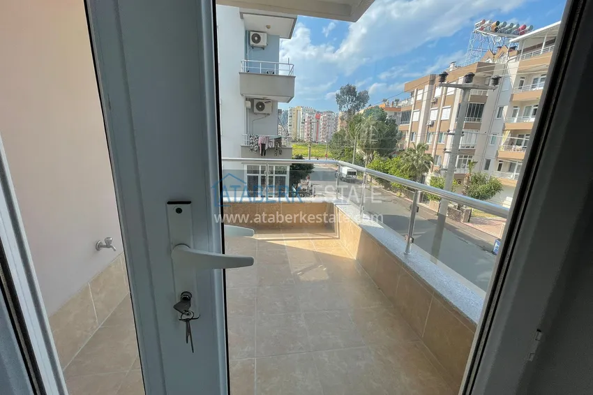 Приобрести Квартира в Анталии, район Коньяалты трехкомнатная с газификацией от собственника 25 