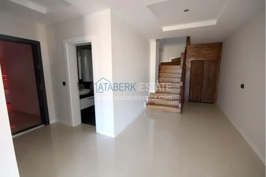 Приобрести Двухуровневые квартиры в центре района Оба в малоэтажно комплексе  2 