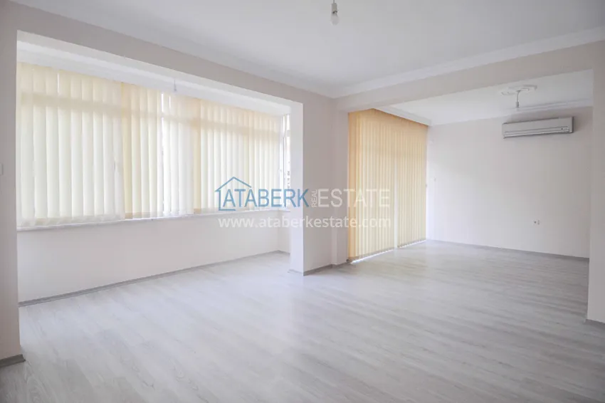 Приобрести Квартира в центре Алании четырехкомнатная после ремонта в турецком доме  4 