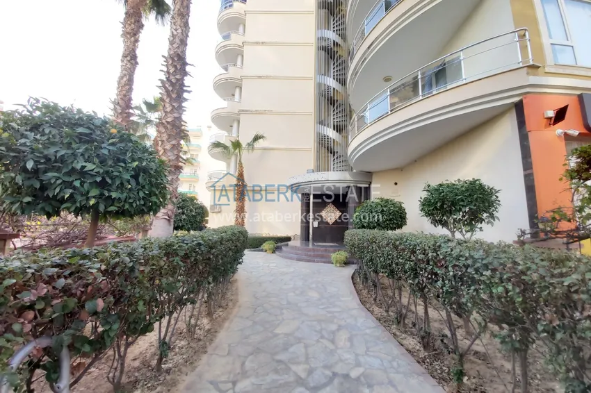 Квартира в Махмутларе с мебелью, видом на море и горы, на центральной улице 5 