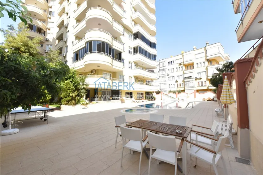 Квартира в центре Алании с мебелью, отдельной кухней и застекленными балконами 6 