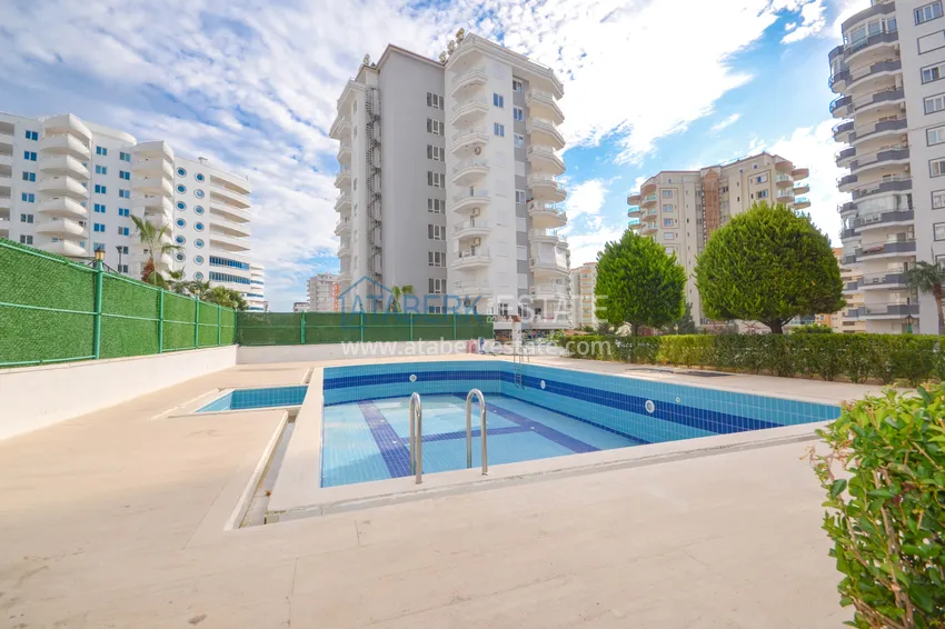 Квартира с мебелью в жилом комплексе в Махмутларе 9 