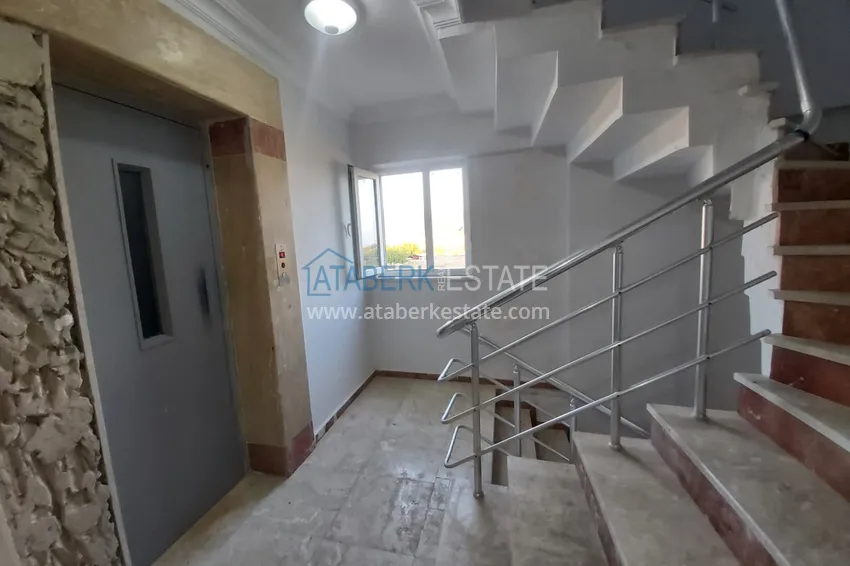 Квартира в районе Демирташ с видом на море в жилом комплексе  16 