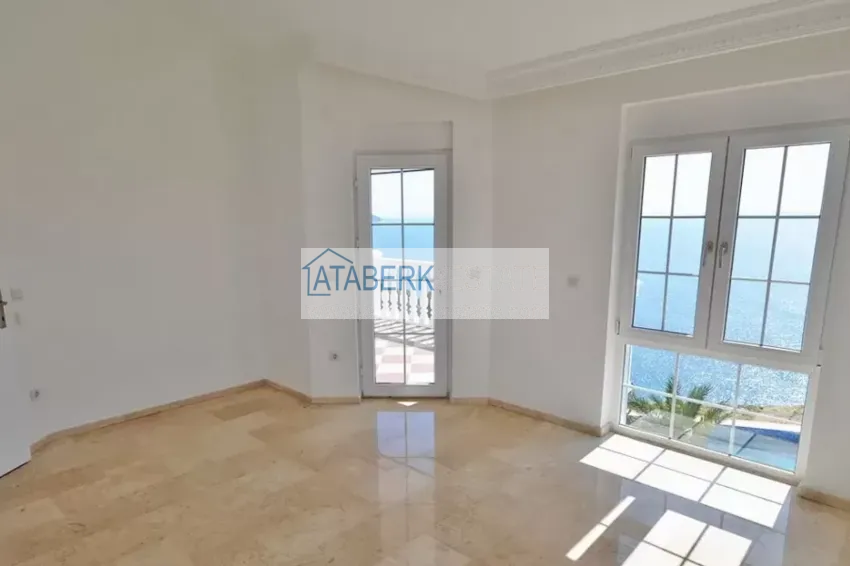 Приобрести Особняк на берегу моря в Газипаше  20 