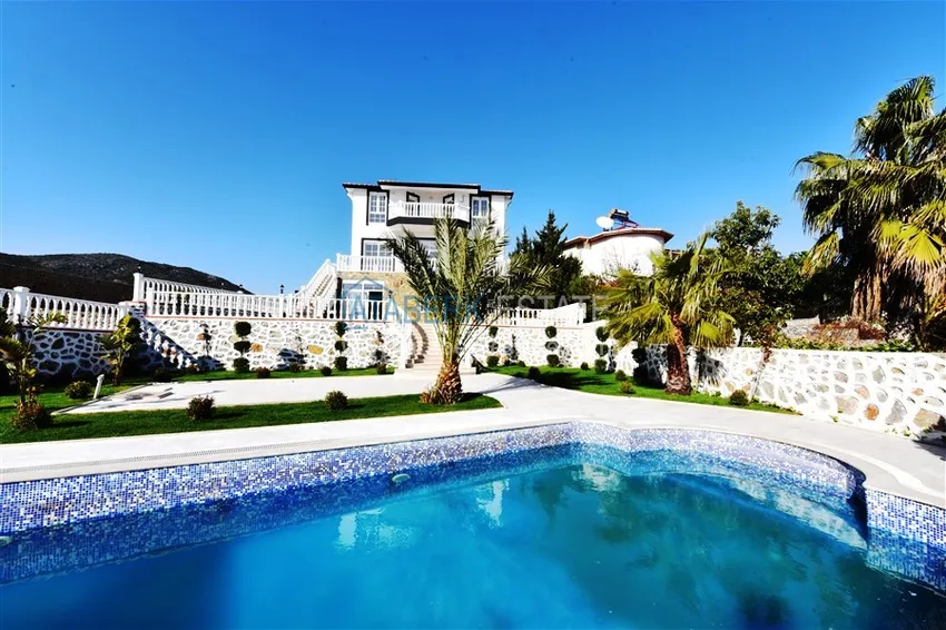 Особняк на берегу моря в Газипаше  5 