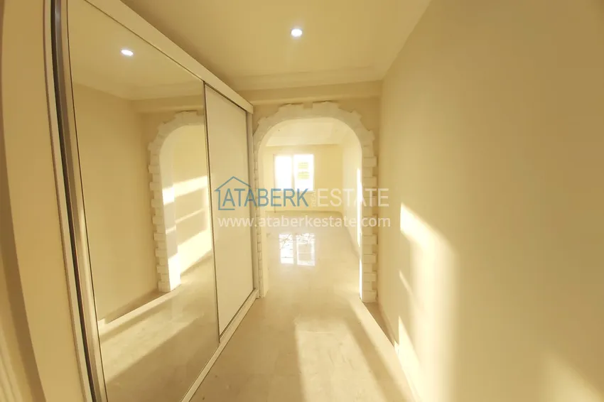 Приобрести Квартира в районе Демирташ с видом на море в жилом комплексе  5 