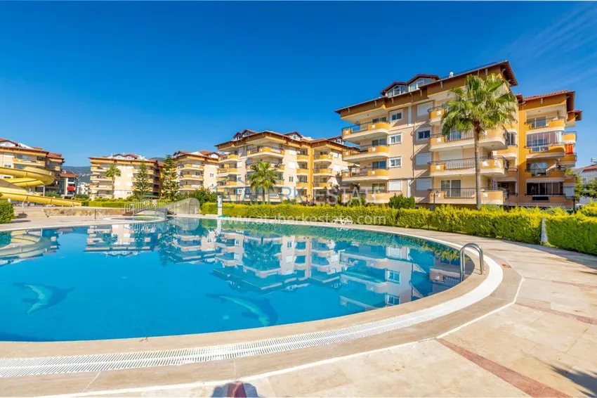 Квартиры и пентхаусы в районе Оба в современном жилом комплексе 5 