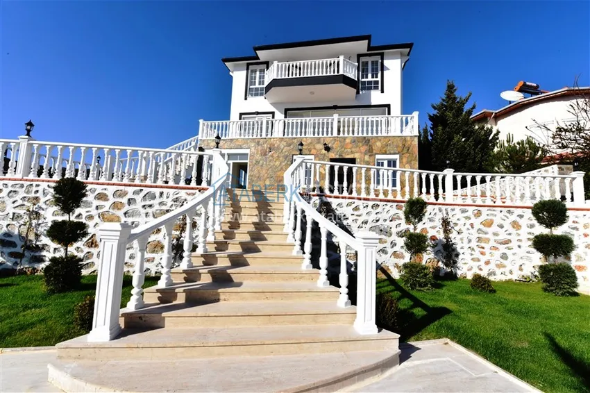 Особняк на берегу моря в Газипаше  8 