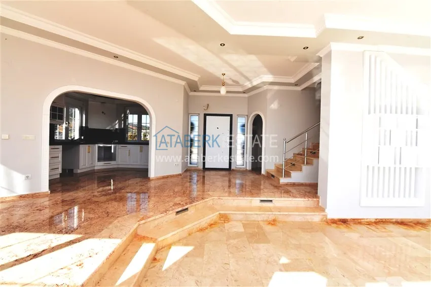 Приобрести Особняк на берегу моря в Газипаше  5 