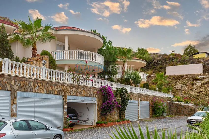 Вилла в Каргыджаке двухэтажная с панорамным видом в коттеджном поселке 16 