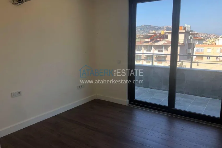 Приобрести Пентхаус в центре Алании с открытым видом на море в молодой резиденции 16 